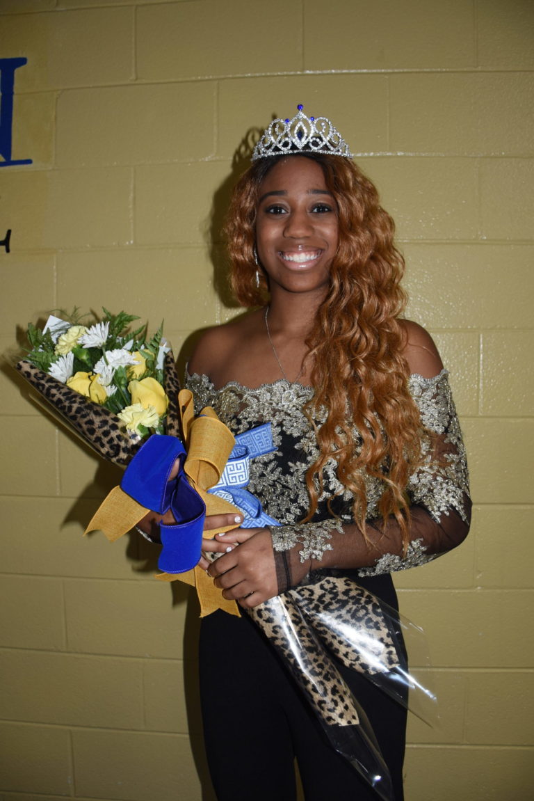 Brooklyn Williams crowned HHS homecoming queen
