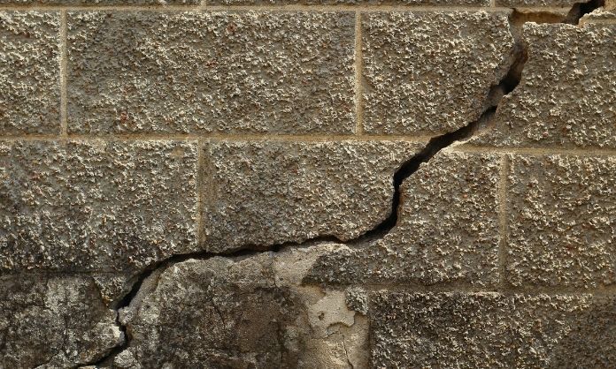 4 Helpful Tips for Repairing Home Foundation Damage